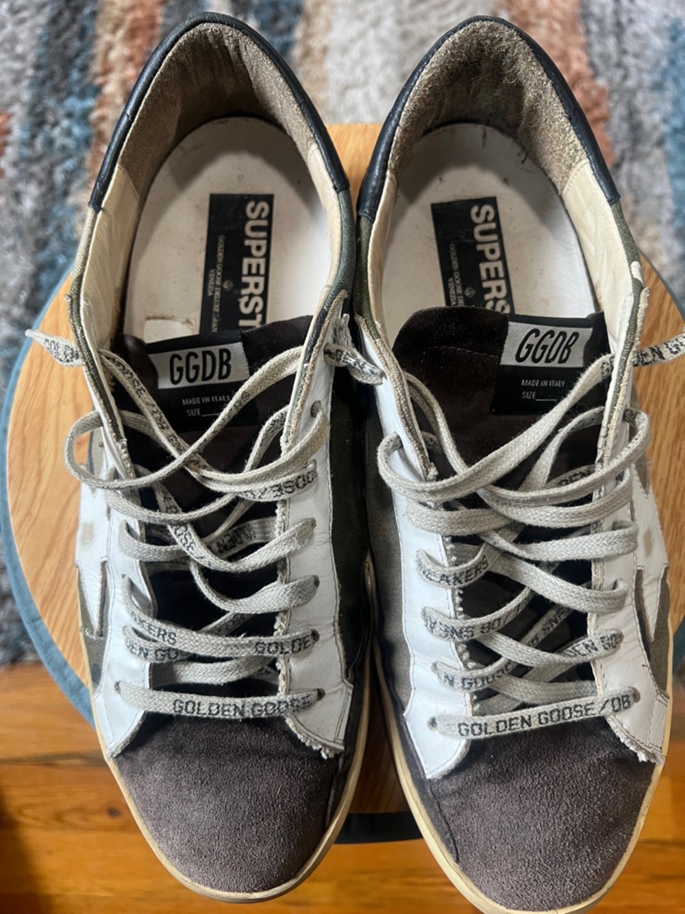 Golden Goose Men’s Black, White & Tan Low-Top Sneakers with Star Detail - Picture 7 of 7